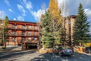 Mountainside Condominiums by CRMR