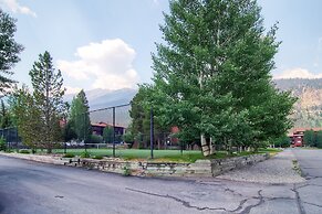 Mountainside Condominiums by CRMR