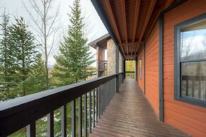 Mountainside Condominiums by CRMR