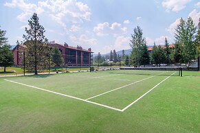 Mountainside Condominiums by CRMR