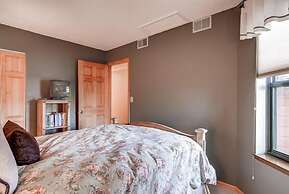 Mountainside Condominiums by CRMR