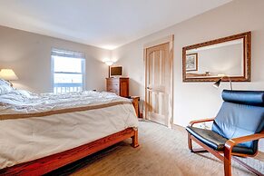 Mountainside Condominiums by CRMR