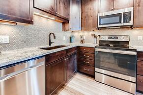 Mountainside Condominiums by CRMR