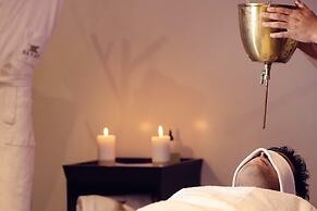 Bayat Hotels Company
