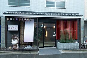 Asakusa No Yado Hanaakari