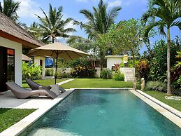 Villa Candi Kecil Tiga by Villa Finder