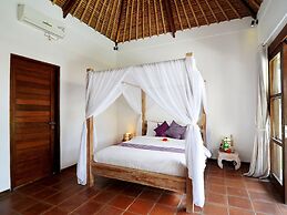 Villa Candi Kecil Tiga by Villa Finder