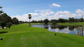 Suwan Golf and Country Club