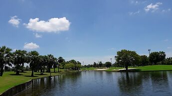 Suwan Golf and Country Club