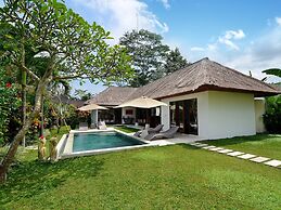 Villa Candi Kecil Tujuh by Villa Finder