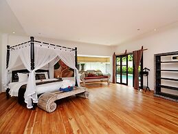 Villa Candi Kecil Tujuh by Villa Finder