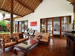 Villa Candi Kecil Tujuh by Villa Finder