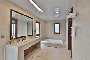 Camphortree Hotel & Resort