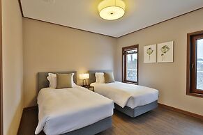 Camphortree Hotel & Resort