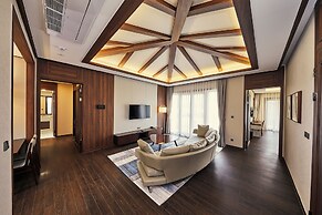 Camphortree Hotel & Resort