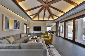 Camphortree Hotel & Resort