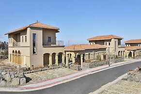 Camphortree Hotel & Resort