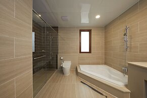 Camphortree Hotel & Resort