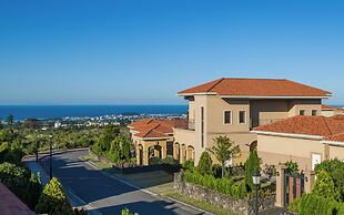 Camphortree Hotel & Resort