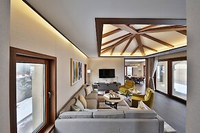 Camphortree Hotel & Resort