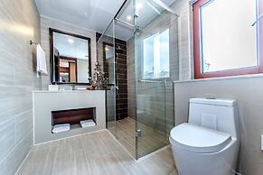 Camphortree Hotel & Resort