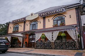 Aristocrat Hotel