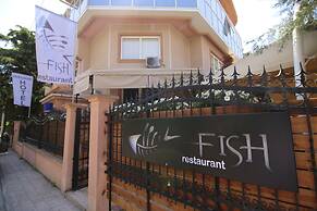 Hotel Aristocrat & Fish Restaurant