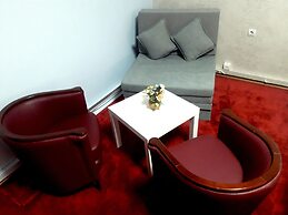 Hotel Aristocrat & Fish Restaurant