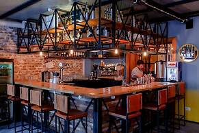 Mildom Premium Hotel