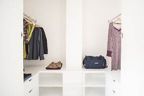 SkyTower - The Right Space