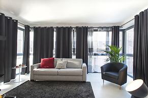 SkyTower - The Right Space