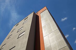 SkyTower - The Right Space