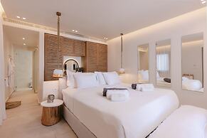 18 Grapes Hotel