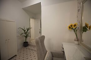 Hostal Boutique Palace - Adults Only