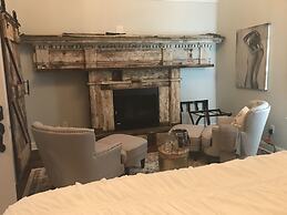 Chateau Rooms