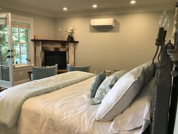 Chateau Rooms