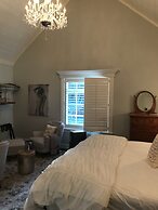 Chateau Rooms