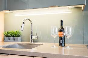 QuickStay - Ultra Luxury on Front St. (Union Station)