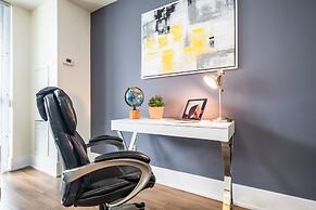 QuickStay - Ultra Luxury on Front St. (Union Station)