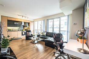 QuickStay - Ultra Luxury on Front St. (Union Station)