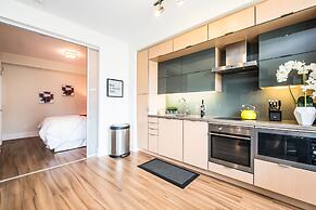 QuickStay - Ultra Luxury on Front St. (Union Station)