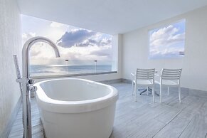 Izla Beach Front Hotel