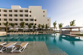 Izla Beach Front Hotel