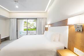 Izla Beach Front Hotel