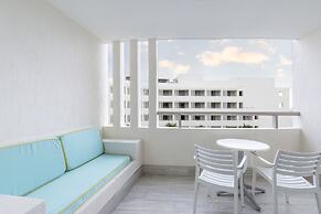 Izla Beach Front Hotel