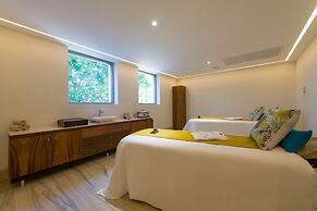 Izla Beach Front Hotel