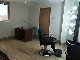 Izla Beach Front Hotel