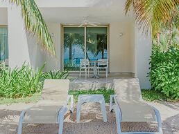 Izla Beach Front Hotel