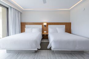 Izla Beach Front Hotel