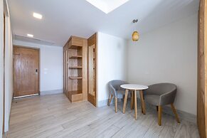 Izla Beach Front Hotel